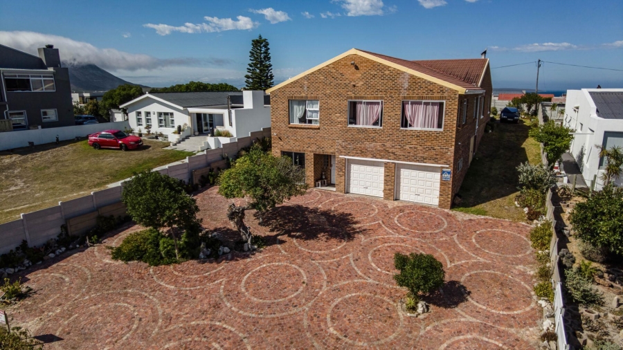 4 Bedroom Property for Sale in De Kelders Western Cape